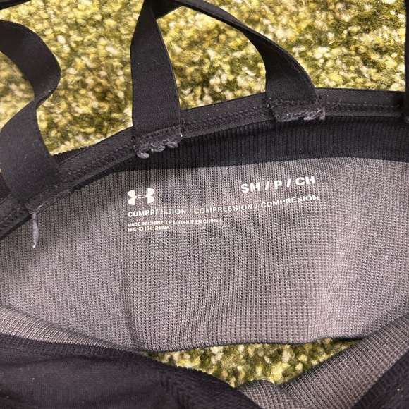 Under armour compression bras - Picture 7 of 9